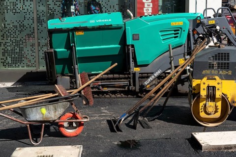 Road construction, tools and machines for asphalting a road, Düsseldorf, North Rhine-Westphalia,