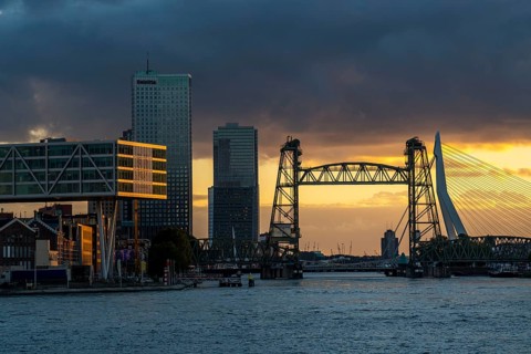 The skyline of Rotterdam, on the left the Unilever office building De Bruk, Koningshavenbrug De