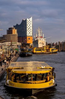 Port of Hamburg, St. Pauli Landungsbrücken, HADAG harbour ferries, Elbe Philharmonic Hall, Hamburg.