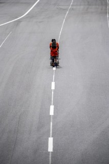 Marking work after the renewal of the road surface on the A40 motorway between the Kaiserberg