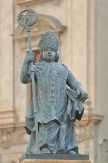 Gothardus with crosier, Godehard of Hildesheim, Gotthard, saint, Saint, bronze, book, hold, carry,