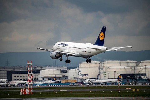 Lufthansa Airbus A319, approaching Frankfurt am Main Airport, German Air Traffic Control Tower,