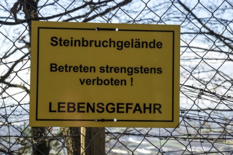 Warning sign, quarry site, strictly forbidden to enter, danger to life, Dossenheim,