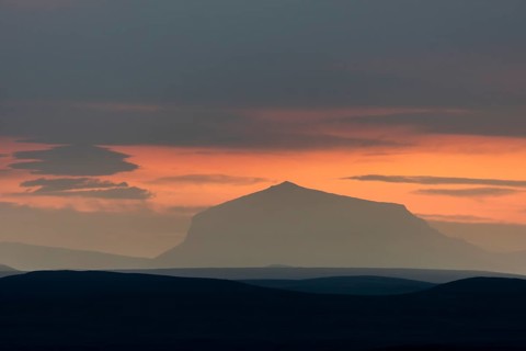 Table volcano Herðubreið or Herdubreid (German: die Breitschultrige), Queen of the Mountains of