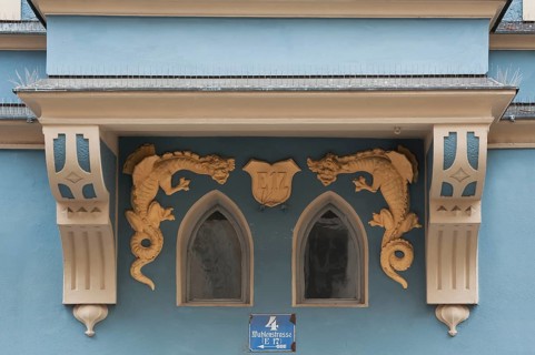 Detailed view of a bay window with dragon figures from a town house from 1899, Regensburg, Upper
