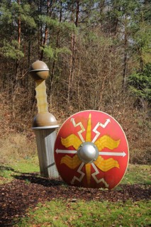 Sculpture Roman sword and shield by Jox Reuss 2004, Roman, stabbing weapon, weapon, stuck in the