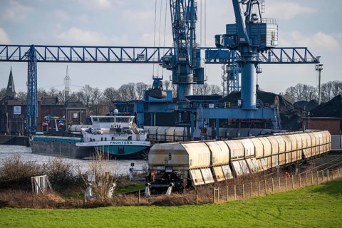The NIAG Rhine port in Rheinberg-Orsoy, unloading of cargo ships with imported coal, then loading
