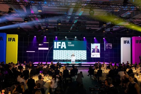 Olaf Scholz, Chancellor of the Federal Republic of Germany (SPD) speaks at the opening gala for 100