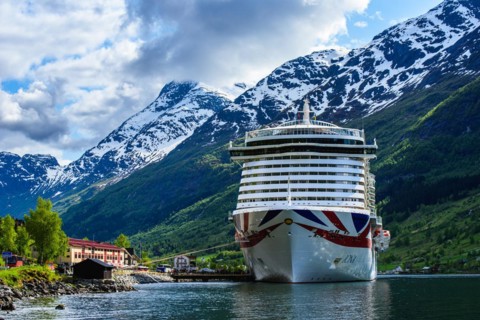 IONA PandO CRUISES, Olden, Innvikfjorden, Norway, Europe