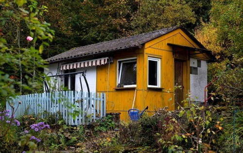 Garden house, garden shed, yellow, allotment garden, Stuttgart, Baden-Württemberg, Germany, Europe