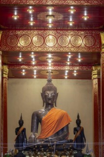 Buddha statue, Bhumispara-mudra, Buddha Gautama at the moment of enlightenment, Wat Ong Teu,