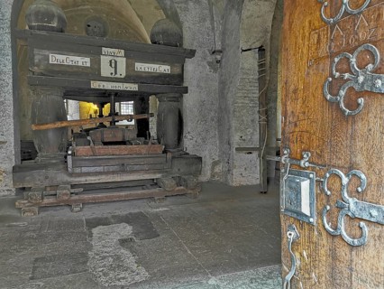 Lay refectory, exhibition of historical wine presses from the period 1668 to 1801, Eberbach