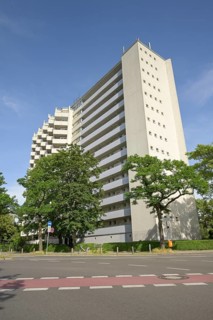 Residential building, high-rise on Rathenauplatz, Halensee, Charlottenburg-Wilmersdorf, Berlin,