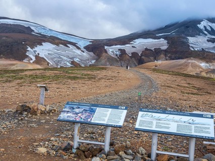 Information board at Hveradalir geothermal area, hikers, Kerlingarfjöll, Icelandic highlands,