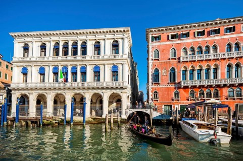 Gondolas and jetty on the Grand Canal, city trip, holiday, travel, tourism, lagoon city,