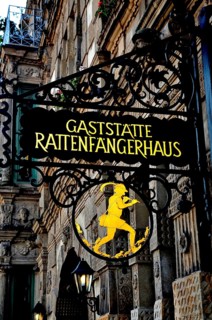 Hotel sign Rattenfaenger, Hameln, Lower Saxony, Niedersachsen, Germany, Europe