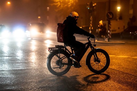 Cyclist, darkness, inner city traffic, fog, autumn, winter, evening traffic, North