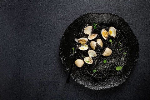 Black spaghetti vongole, venerki, homemade, without people