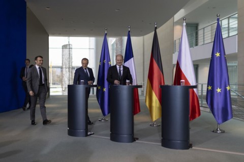 Olaf Scholz (SPD), Federal Chancellor, Emmanuel Macron, President of France, Donald Tusk, Prime