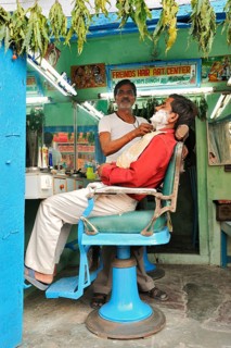 Hairdresser at work, Bharatpur, Rajasthan, India, Asia
