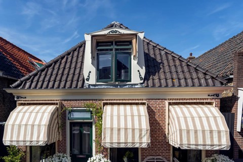 Typical Dutch house, awnings, sun protection, living, house, architecture, history, tourism, lambs,