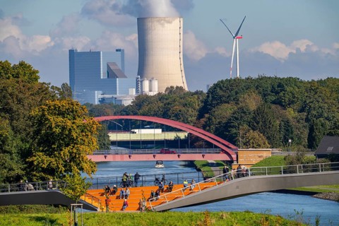 New bridge over the Rhine-Herne Canal and the Emscher, leap over the Emscher, bicycle and