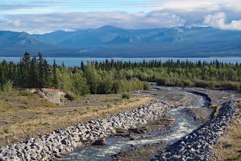 Stream leading down to Kluane Lake, mountains, wilderness, Alaska Highway, Yukon Territory, Canada,
