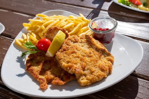 Wiener Schnitzel, Food, Gasthaus Märznhof, Nantesbuch, Penzberg, Upper Bavaria, Bavaria, Germany,