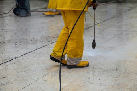 Cleaning natural stone with a high-pressure cleaner