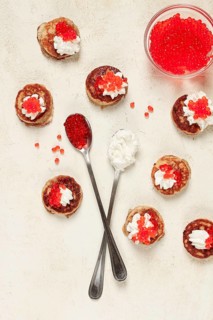 Demidoff pancakes, mini pancakes, with sour cream and red caviar, homemade, no people