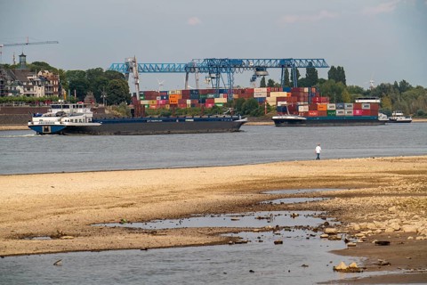 Rhine at Emmerich, extremely low water, Rhine level at 0 cm, falling trend, North Rhine-Westphalia,