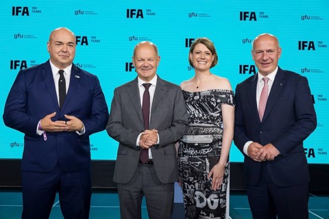 Leif-Erik Lindner (Managing Director of IFA Management GmbH), Olaf Scholz, Chancellor of the