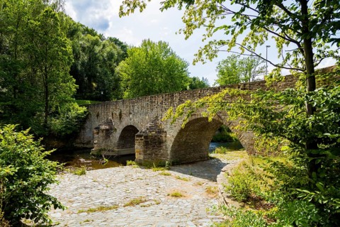 Old Mulde Bridge Stone Bridge Built in 1501 Next to the normal village road, hikers and cyclists