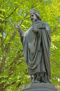Radoldus fountain with saint patron saint, sculpture, carry, church, arm, hold, gesture, fountain,
