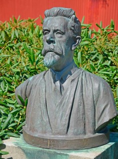 The Danish painter and sculptor Laurits Tuxen, sculpture at Skagen museum, Denmark by Max Meden,