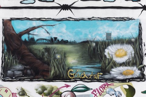 Graffito on the theme of renaturalised landscape in the Ruhr area, Glück auf, Duisburg-Neuenkamp,