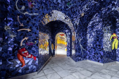The grotto in the Herrenhausen Gardens with sculptures by Niki de Saint Phalle, Hanover, Lower