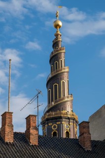 Corkscrew-shaped tower of the Evangelical Lutheran Church of the Saviour, in front of Frelsers