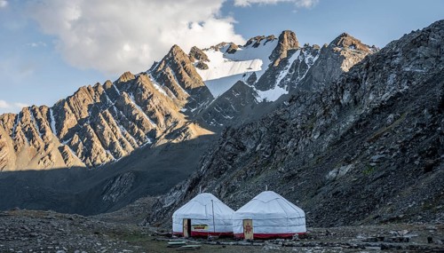 Yurts in a mountain valley in the Tien Shan Mountains, near Altyn Arashan, Kyrgyzstan, Asia