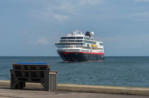 Passenger ship Maud, Hurtigruten Expeditions in the roadstead off the offshore island of