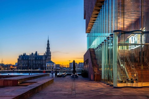 The MAS, Museum aan de Stroom, Museum am Strom, Bonapartdok, harbour basin, Loodswezen building on