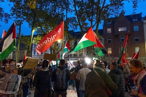 Demonstration by pro-Palestinian activists in Duisburg-Hochfeld, around 110 demonstrators marched