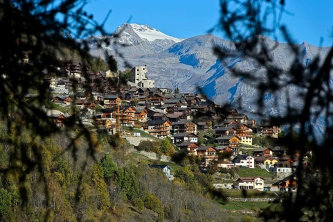 The village of Hérémence with the striking concrete church of St Nicolas, Hérémence, Hérens Valley,