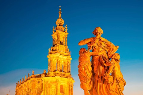Morning group of figures, flight of steps from Schlossplatz up to Bruehl's Terrace, with the