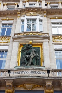 Sculpture by Lodewyck van Berken created by the artist Frans Joris on a house façade, Flemish