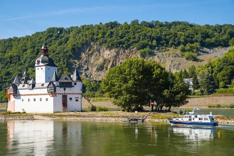 Pfalzgrafenstein Castle, also known as the Pfalz near Kaub, Falkenau rock island in the Rhine,