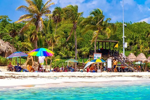 Playa del Carmen Quintana Roo Mexico 09. September 2023 Tropical mexican caribbean beach and sea