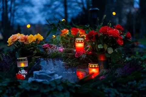 Grave lights on Sunday of the dead at the cemetery in Possendorf. Possendorf, Saxony, Germany,