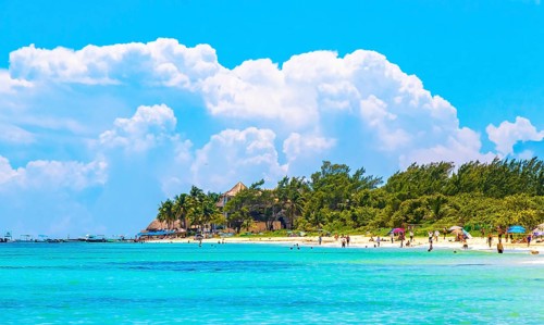 Playa del Carmen Quintana Roo Mexico 09. September 2023 Tropical mexican caribbean beach and sea