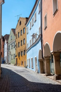 Old row houes in an abandoned alley in downtown Vilshofen in Bavaria, Germany, Europe